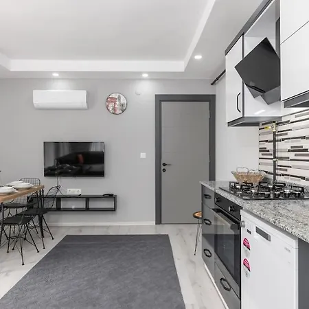 7-Sehir Merkezinde 4 Yatak Odali Dubleks Daire Antalya Exterior photo